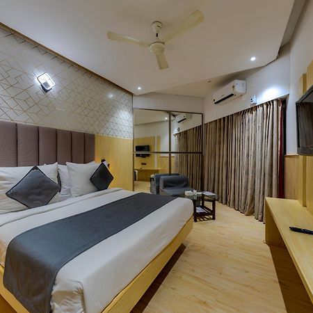 Hotel Surya Executive 3 Star Hotel Solapur Eksteriør billede