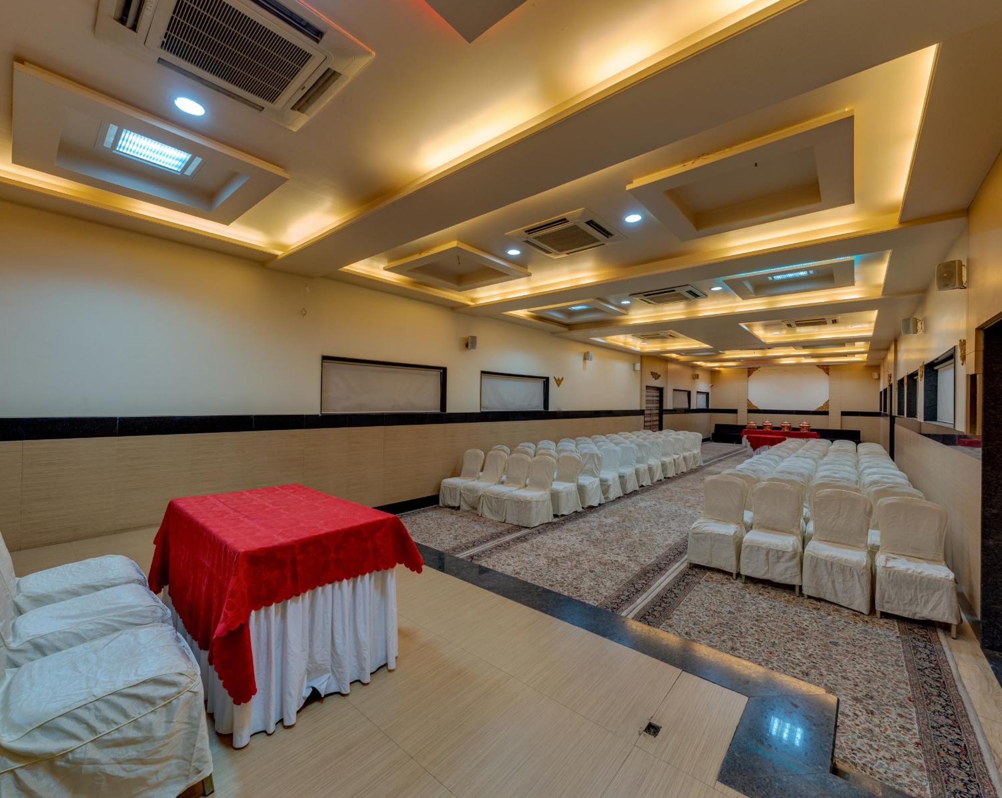 Hotel Surya Executive 3 Star Hotel Solapur Eksteriør billede