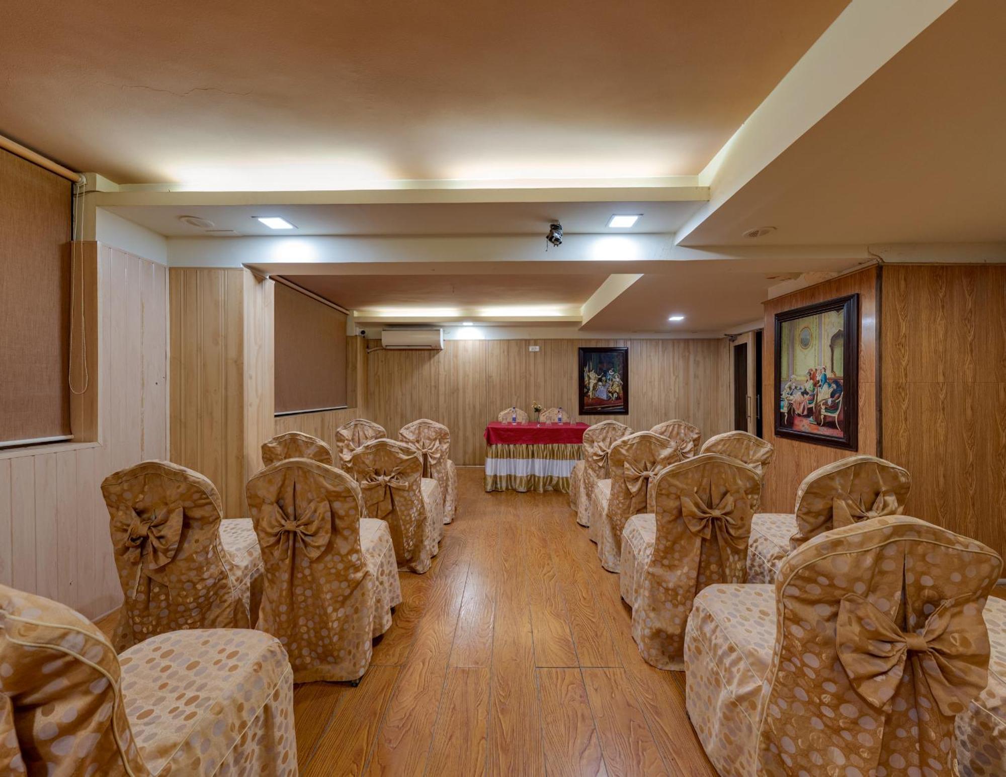 Hotel Surya Executive 3 Star Hotel Solapur Eksteriør billede